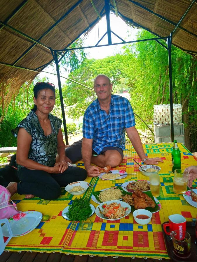 เฮือนน้ำน่าน House By The River Nan Uttaradit Exteriör bild